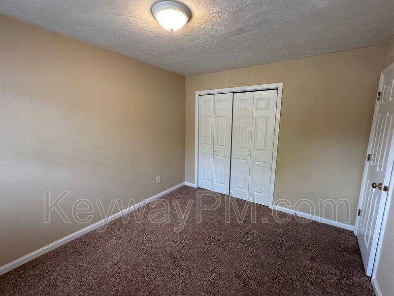 314 Caldwell Cir - Photo 4 of 12