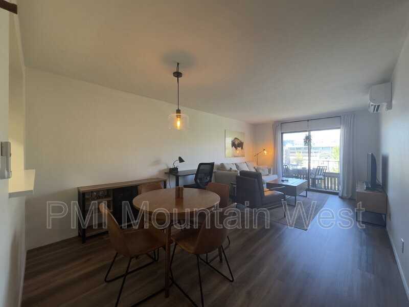 339 E St #1405 - Photo 2 of 22