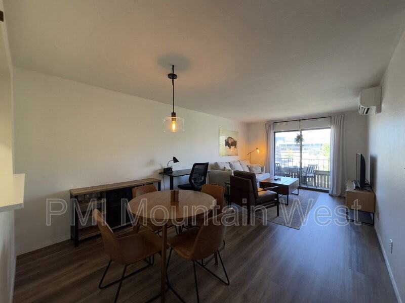 339 E St #1405 - Photo 3 of 22