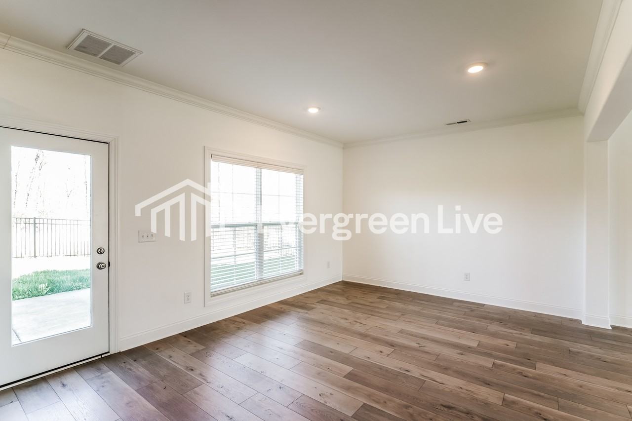 234 Greenwood Dr - Photo 2 of 15