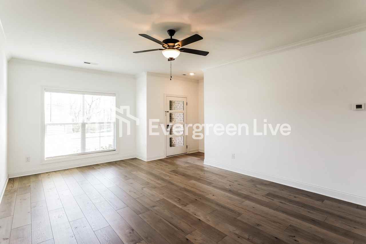 234 Greenwood Dr - Photo 4 of 15