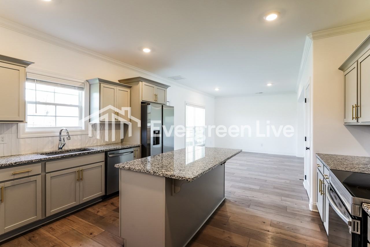 234 Greenwood Dr - Photo 6 of 15