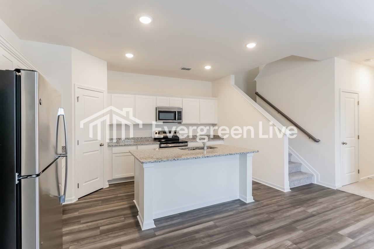 150 Snowdrop Ave - Photo 6 of 16