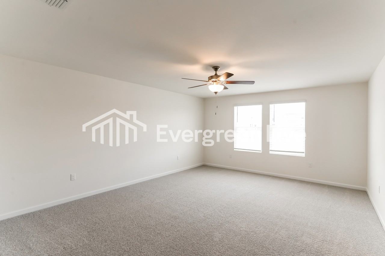 150 Snowdrop Ave - Photo 7 of 16