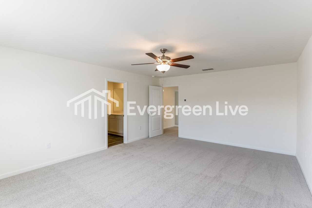 150 Snowdrop Ave - Photo 7 of 15