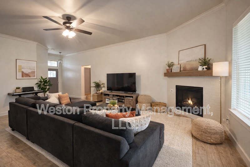 9212 Sw 41st St - Photo 2 of 15