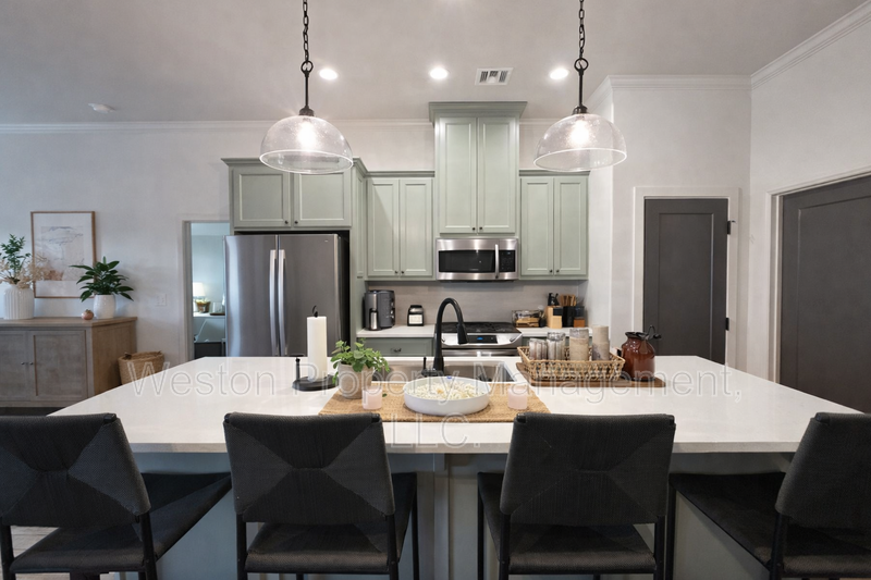 9212 Sw 41st St - Photo 4 of 15