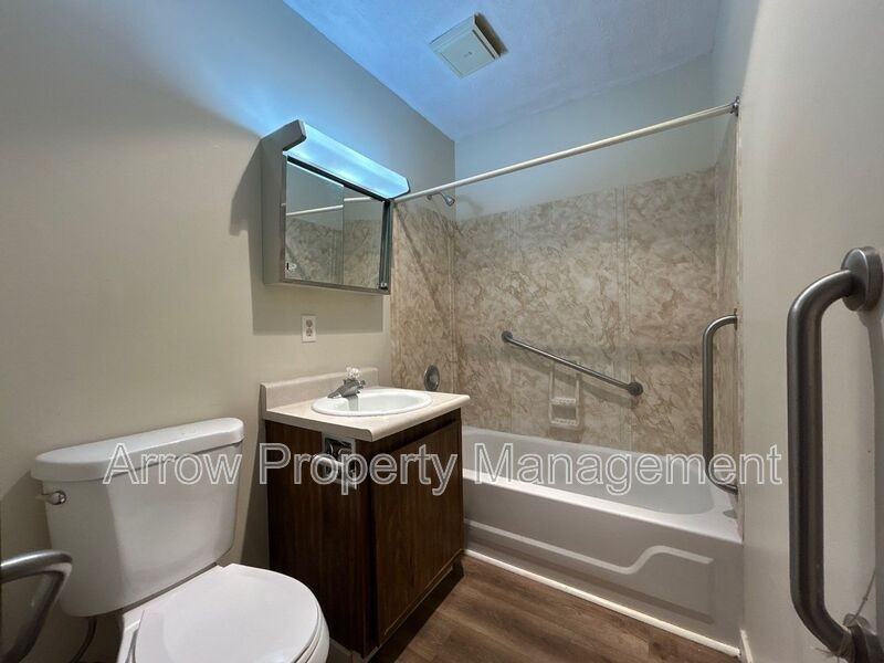 130 S 5th St - Photo 4 of 5