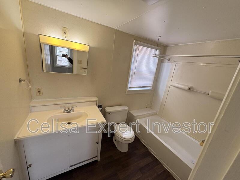 2221 Vance Ave - Photo 4 of 8