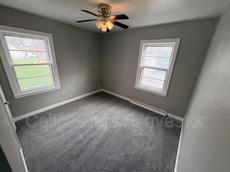 2221 Vance Ave - Photo 5 of 8