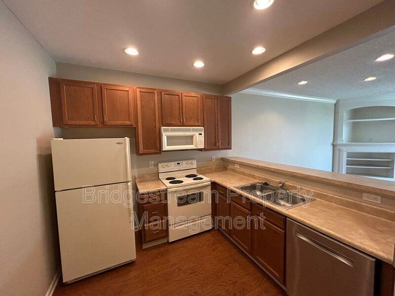 4359 Straight Arrow Rd - Photo 3 of 12