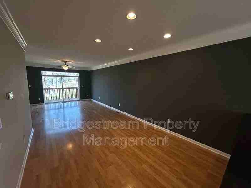 4292 Straight Arrow Rd - Photo 3 of 13