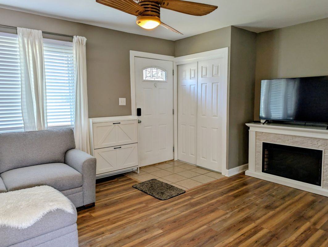 2236 Warrick St - Photo 2 of 6