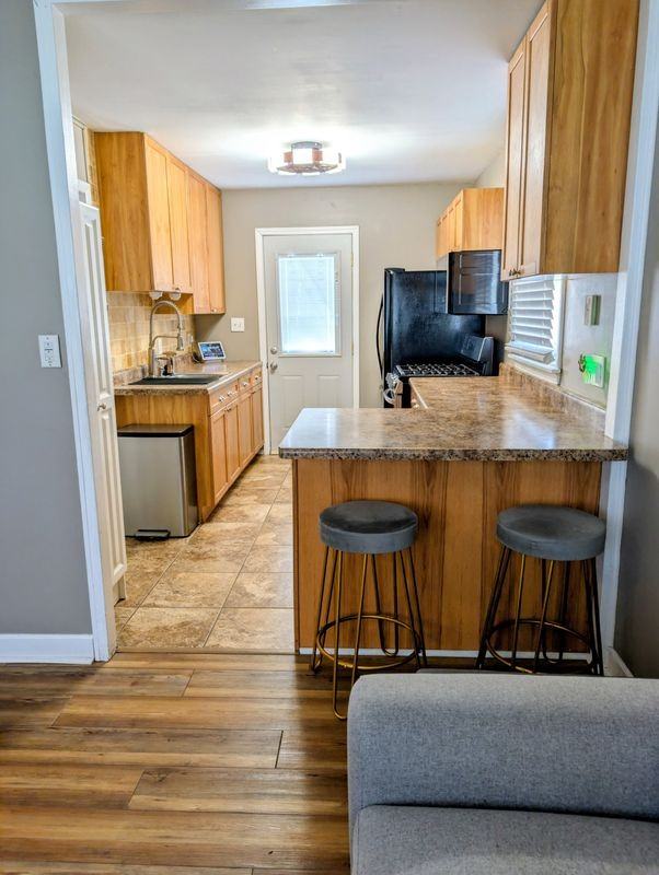 2236 Warrick St - Photo 3 of 6