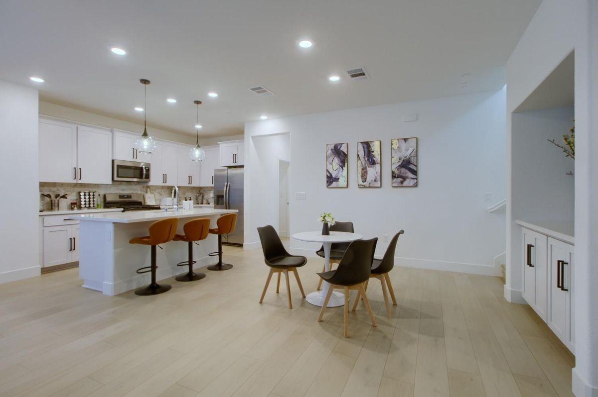 2123 Sieber Dr - Photo 4 of 12