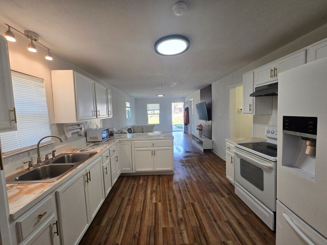 108 W Acheson St - Photo 4 of 12