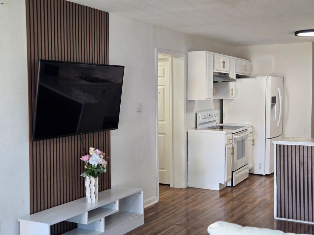 108 W Acheson St - Photo 7 of 12