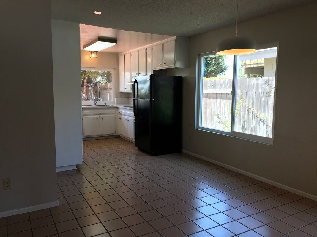 4592 Benhurst Ave - Photo 5 of 14