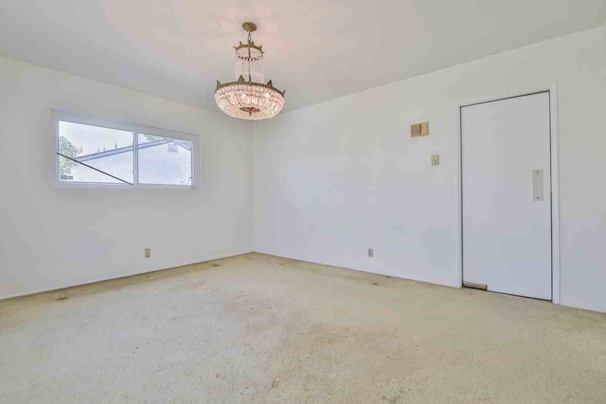 3744 Pine Ave - Photo 2 of 34