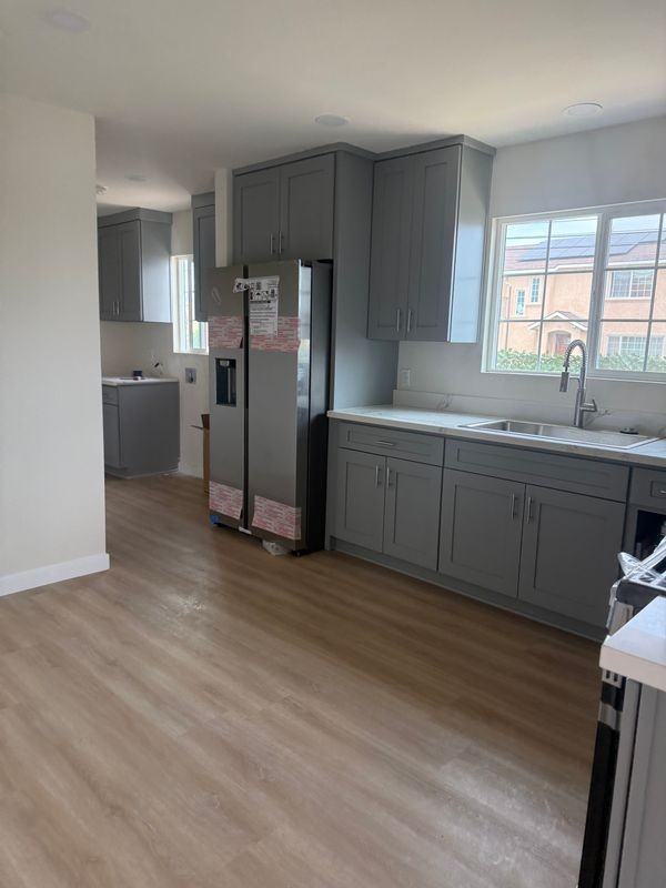 105 S Roosevelt Ave - Photo 2 of 9