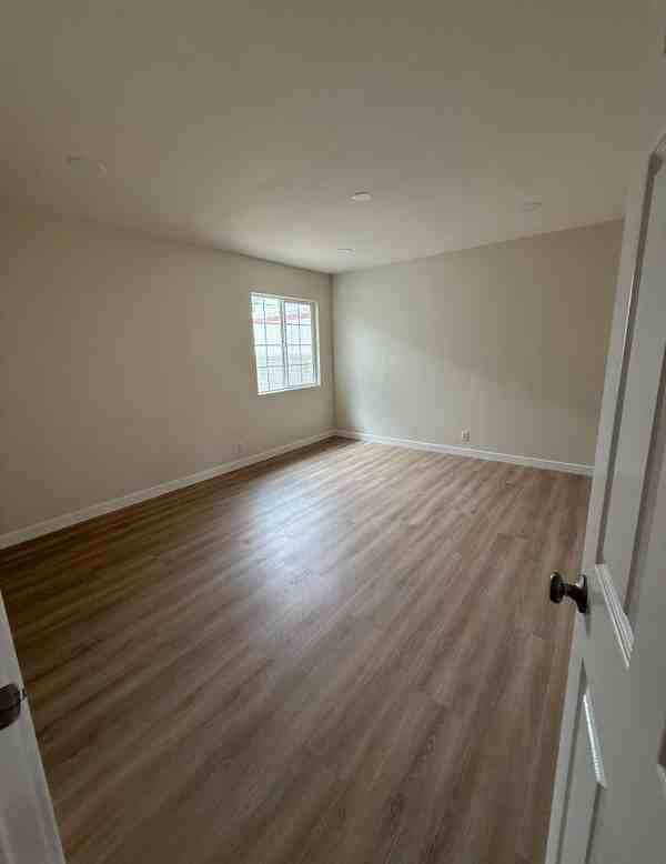 105 S Roosevelt Ave - Photo 6 of 9