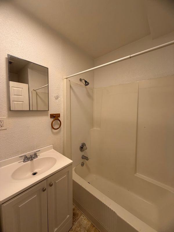 1208 City St ##1 - Photo 2 of 8