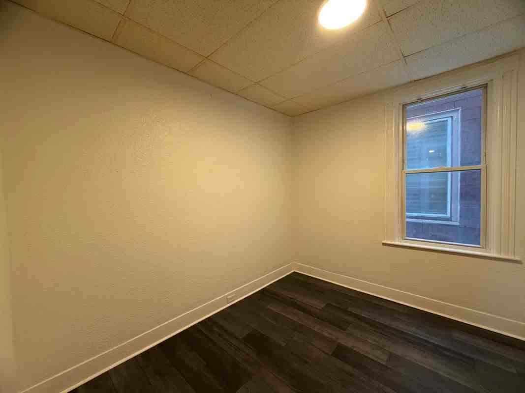 1208 City St ##1 - Photo 6 of 8