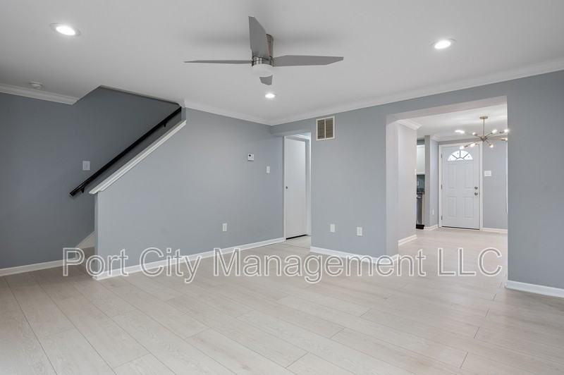 1507 Retreat St - Photo 2 of 22