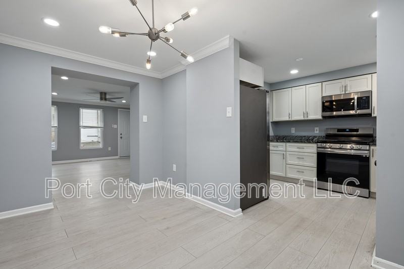 1507 Retreat St - Photo 5 of 22