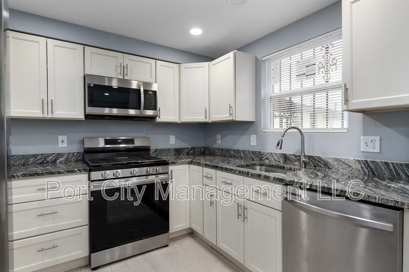 1507 Retreat St - Photo 6 of 22