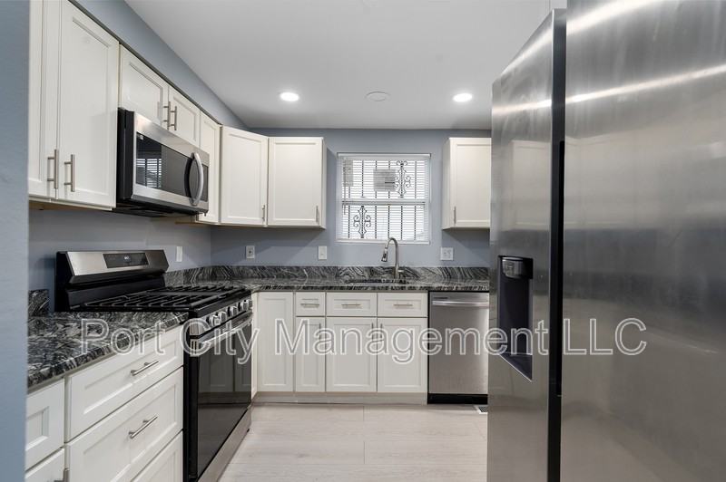 1507 Retreat St - Photo 7 of 22