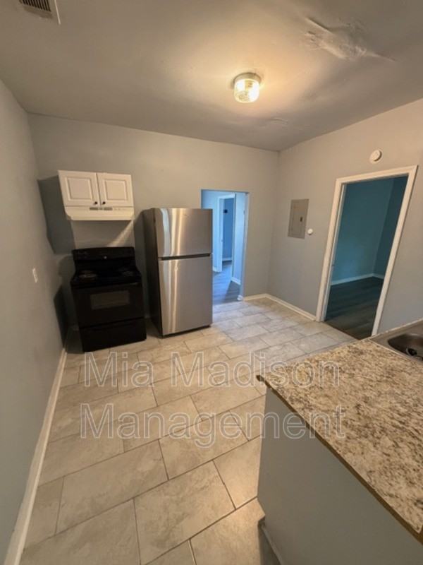 1419 Richards St - Photo 6 of 10