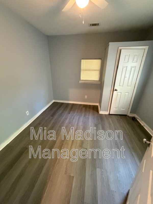 1419 Richards St - Photo 7 of 10