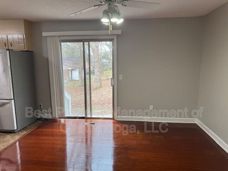 1300 Highcrest Dr - Photo 6 of 14