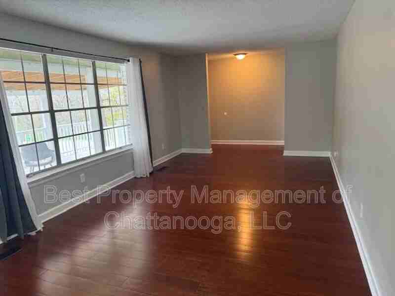 1300 Highcrest Dr - Photo 7 of 14