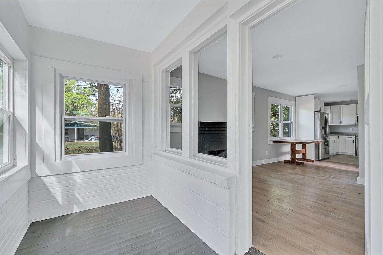 1863 W 29th St - Photo 2 of 19