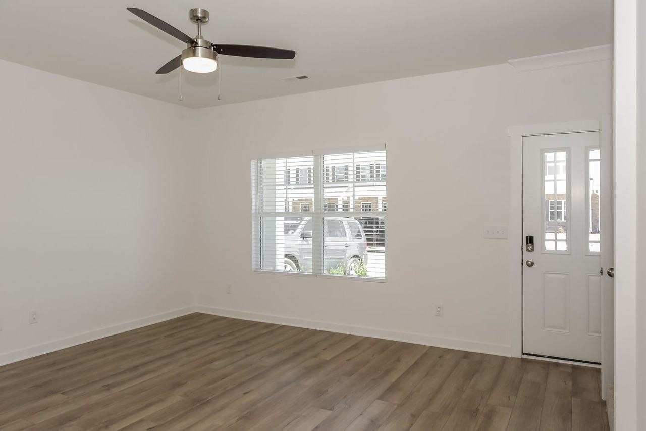 12073 Wendy Dr - Photo 6 of 18