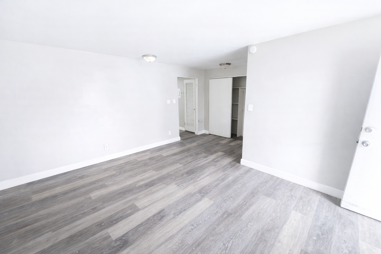 Highland West Apartments - Photo 2 of 5