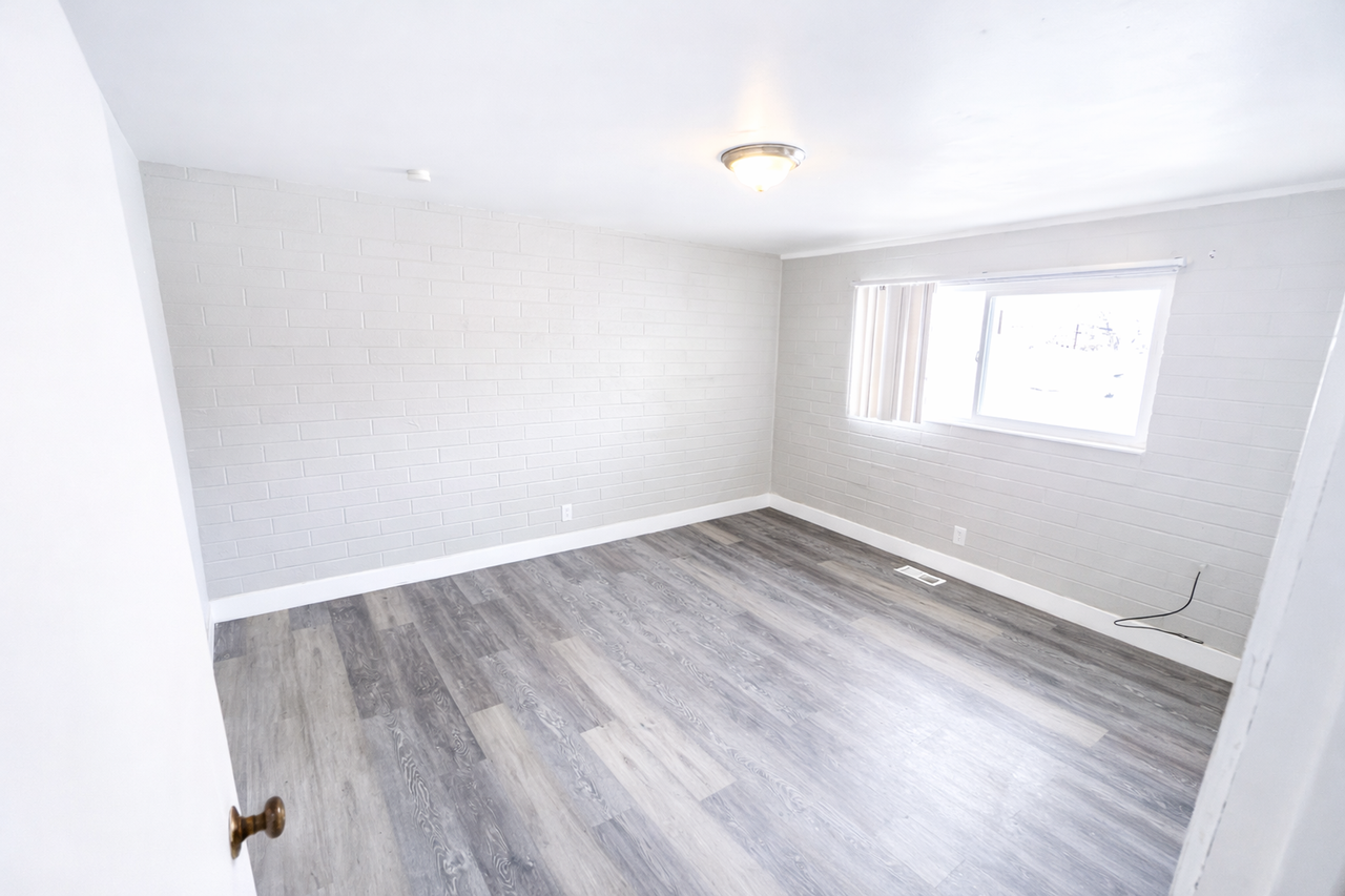 Highland West Apartments - Photo 3 of 5