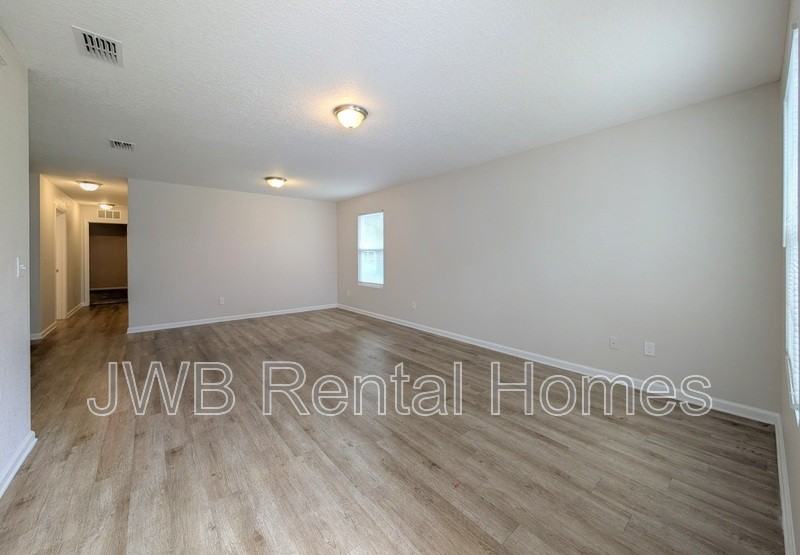 2022 Saint Clair St - Photo 5 of 19