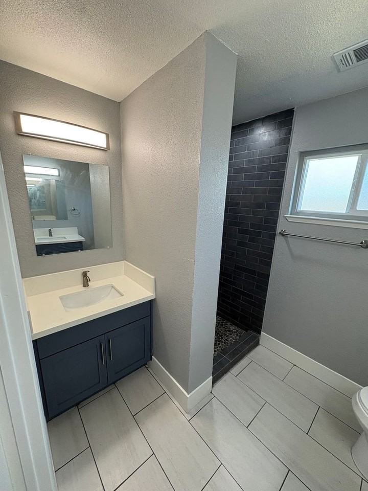 609 S Acacia Dr - Photo 4 of 34
