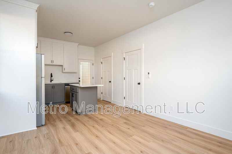 12094 Se Market St - Photo 4 of 22