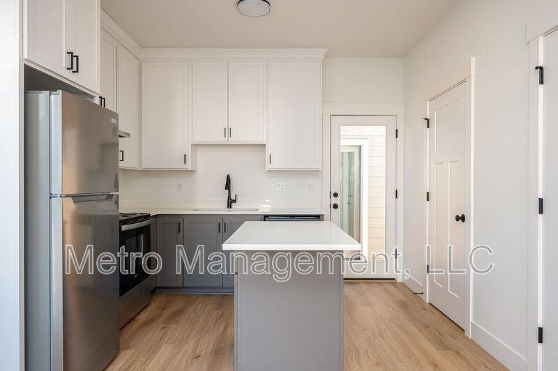 12094 Se Market St - Photo 5 of 22