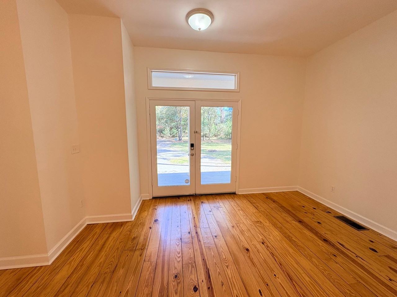 1066 May River Rd - Photo 4 of 30