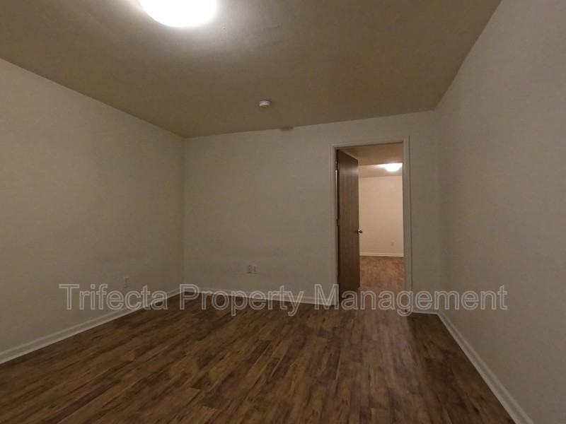 2121 35th Ave - Photo 6 of 16