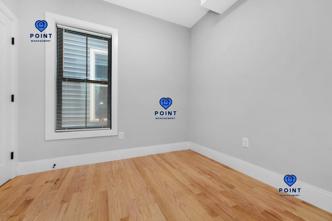 130 Bremen St #4 - Photo 2 of 10