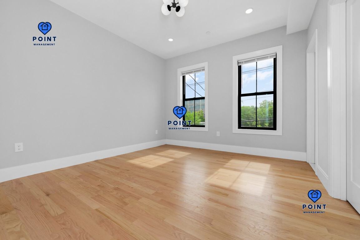 130 Bremen St #4 - Photo 3 of 10