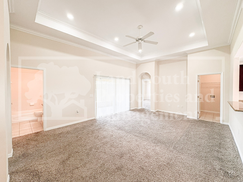 1031 Hidden Ct - Photo 4 of 27