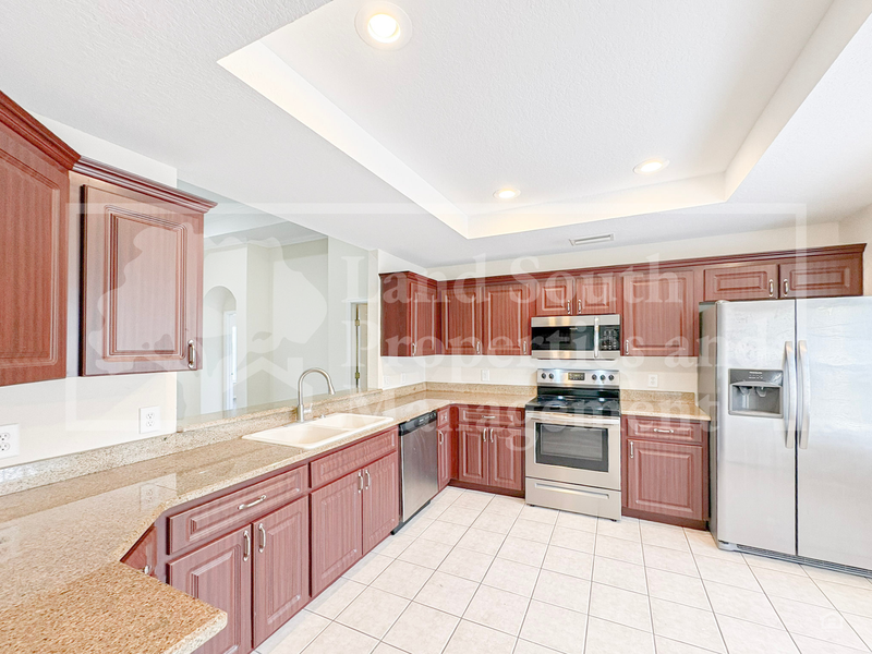 1031 Hidden Ct - Photo 6 of 27