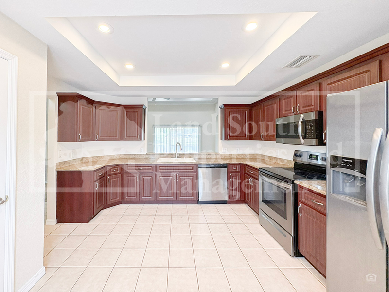 1031 Hidden Ct - Photo 7 of 27